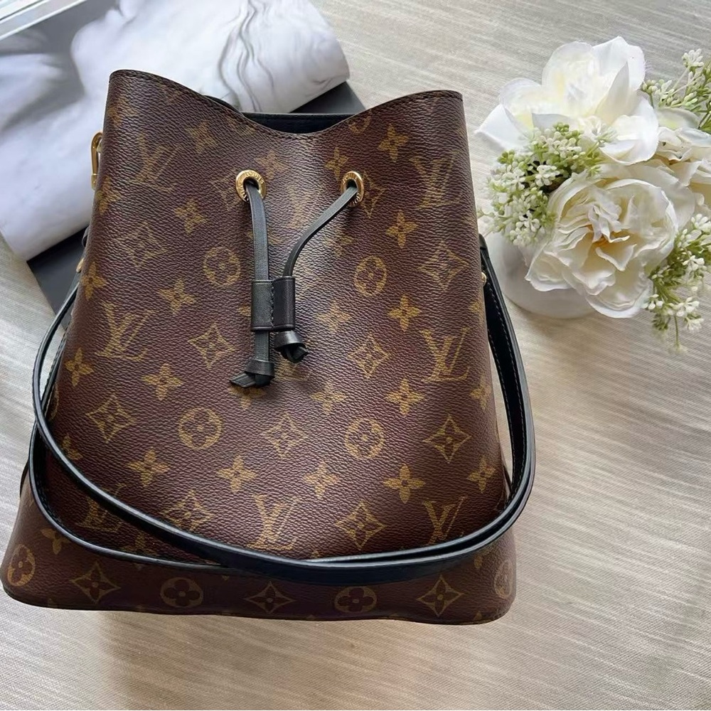 Louis Vuitton Monogram Neonoe MM Black